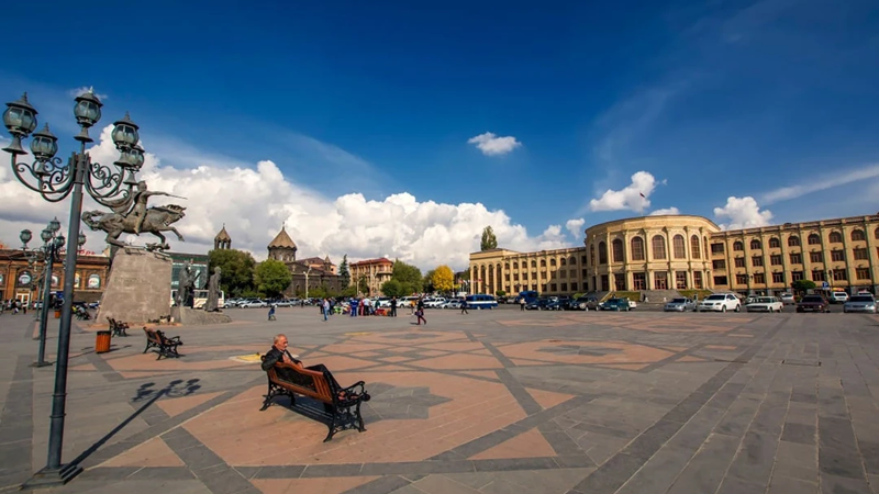 Gyumri Streets and Landmarks: History and Atmosphere