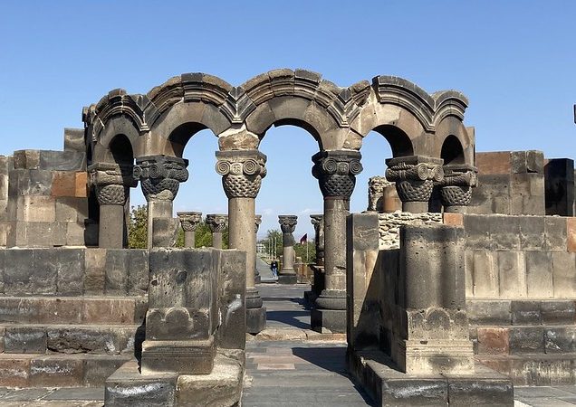 Զվարթնոցի տաճար